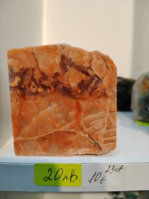 Едностранно полиран червен лунен камък от Индия