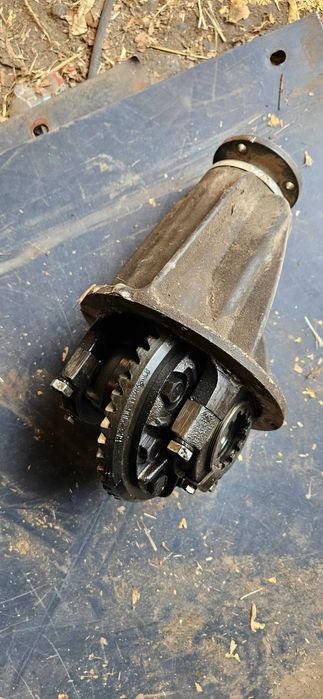 Продам задний редуктор на Ниву