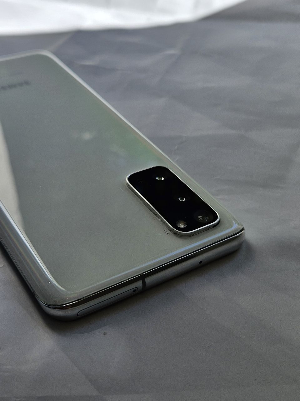 Samsung s20.  5G 12ga 128gb
