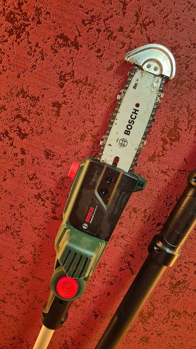 Fierastrau telescopic crengi, acumulator Bosch Universal ChainPole 18
