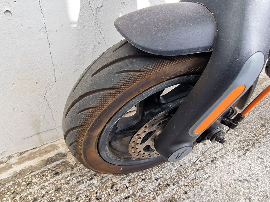 Електрипеска тротинетка  SEGWAY Ninebot KickScooter F2 Pro Като нова