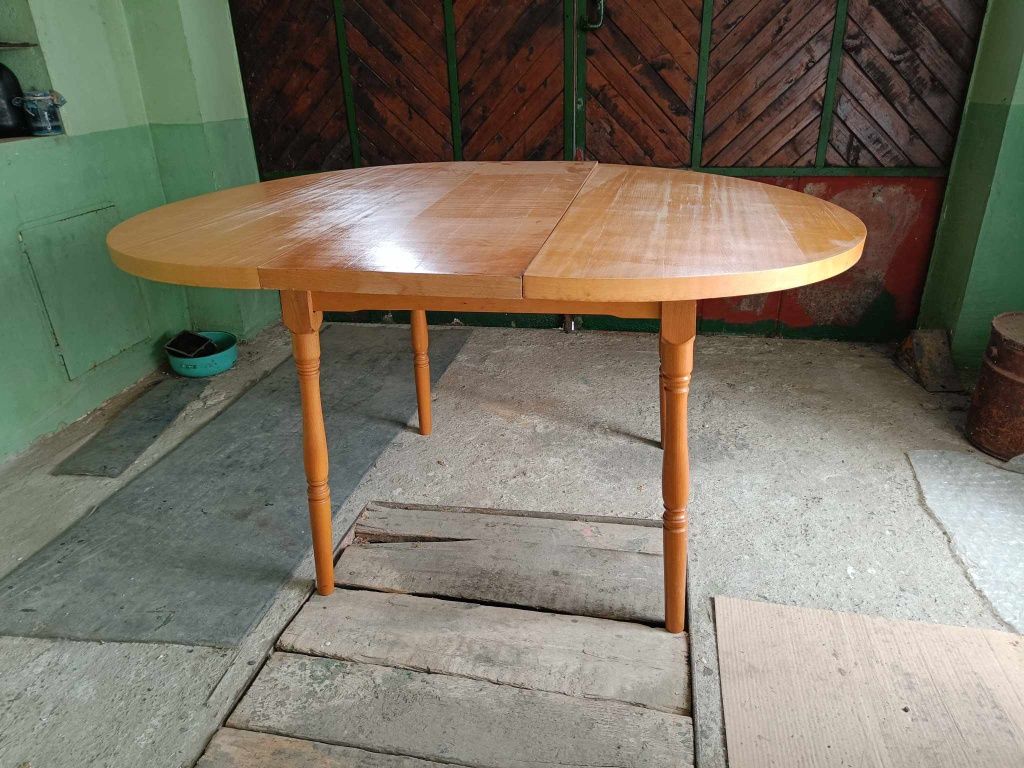 Разтегателна дървена маса + 6 стола комплект