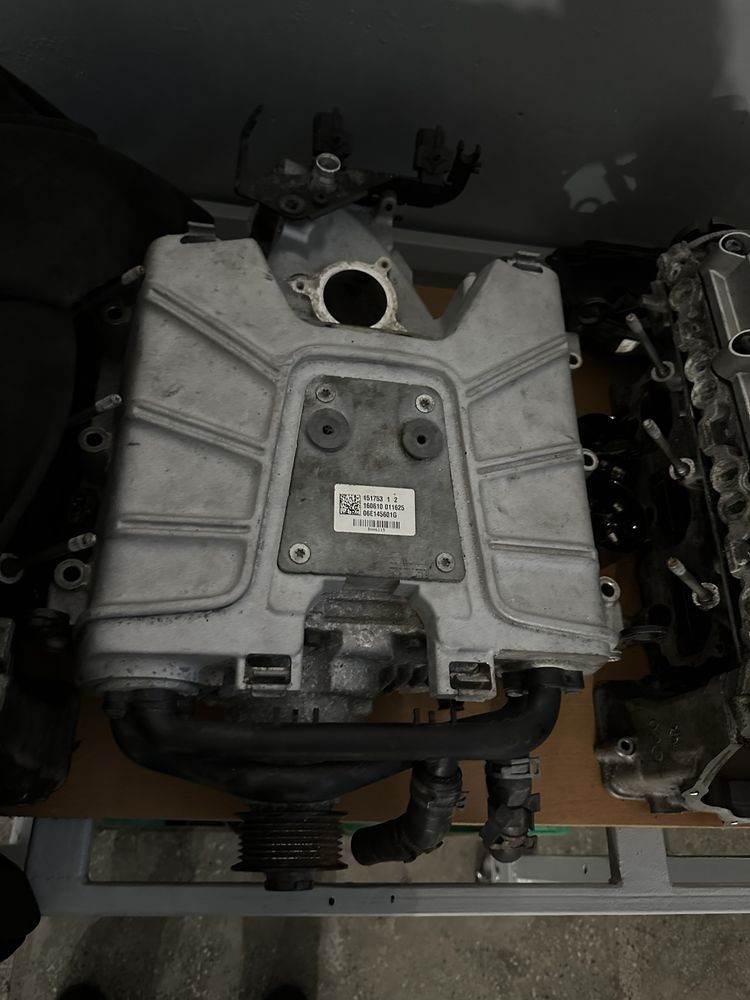 Двигател на части 2.0TFSI и 3.0TFSI  Audi