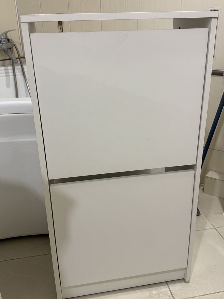 Продам обувницу икеа