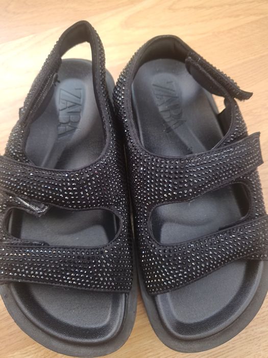 Уникални кецове Liu Jo и сандали Zara