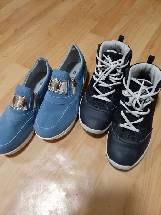 Кроссовки голубые новые 40 размер,легкие,удобные,черные зимние  38 раз