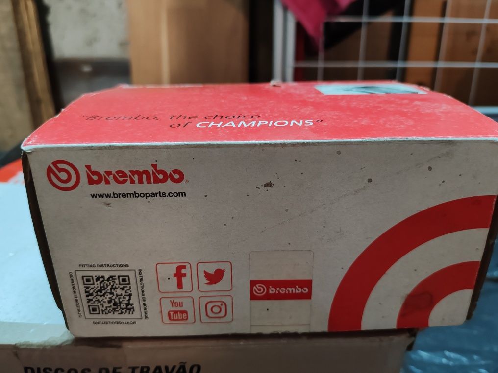 Предни накладки brembo