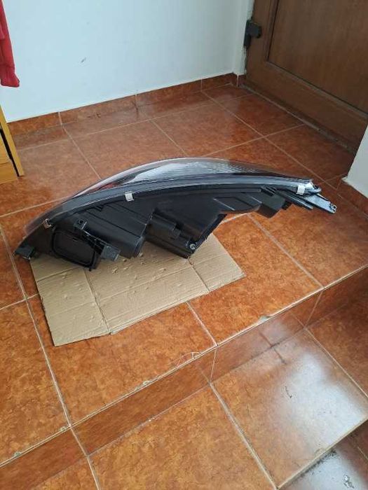 Far dreapta Opel Zafira C an 2011-2016 far nou