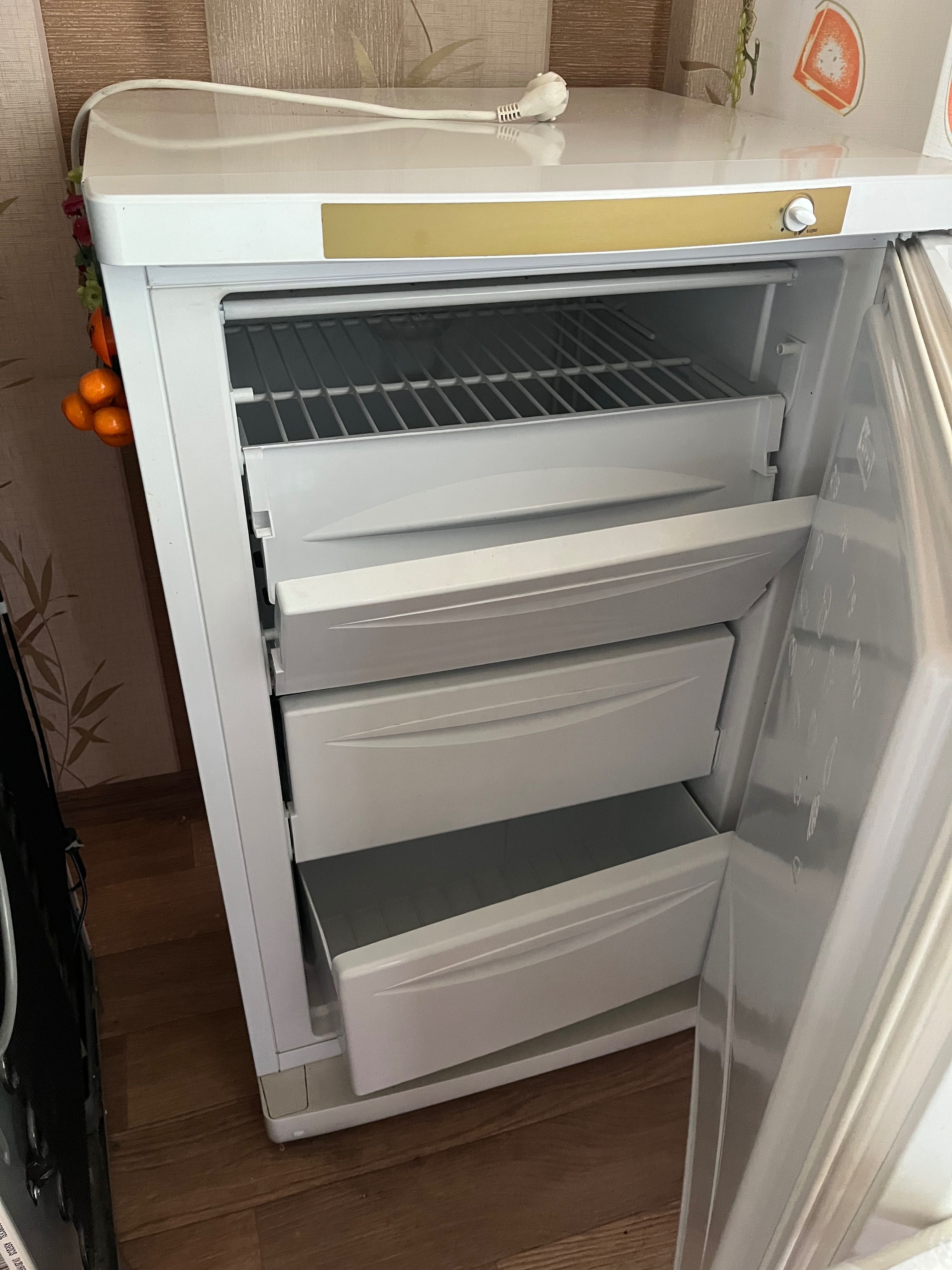 Продам морозильную камеру Индезит