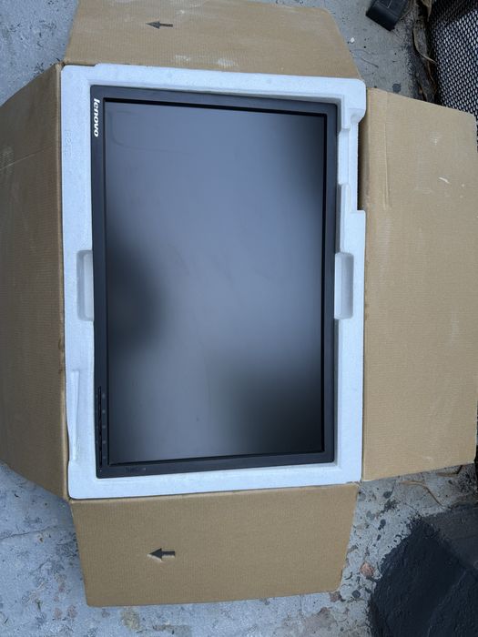 Monitor 22 inch Lenovo