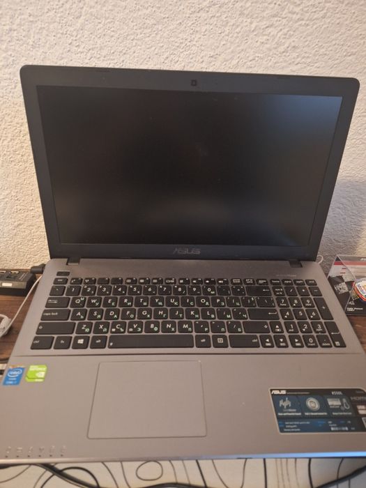 Лаптоп-ASUS...много запазен...