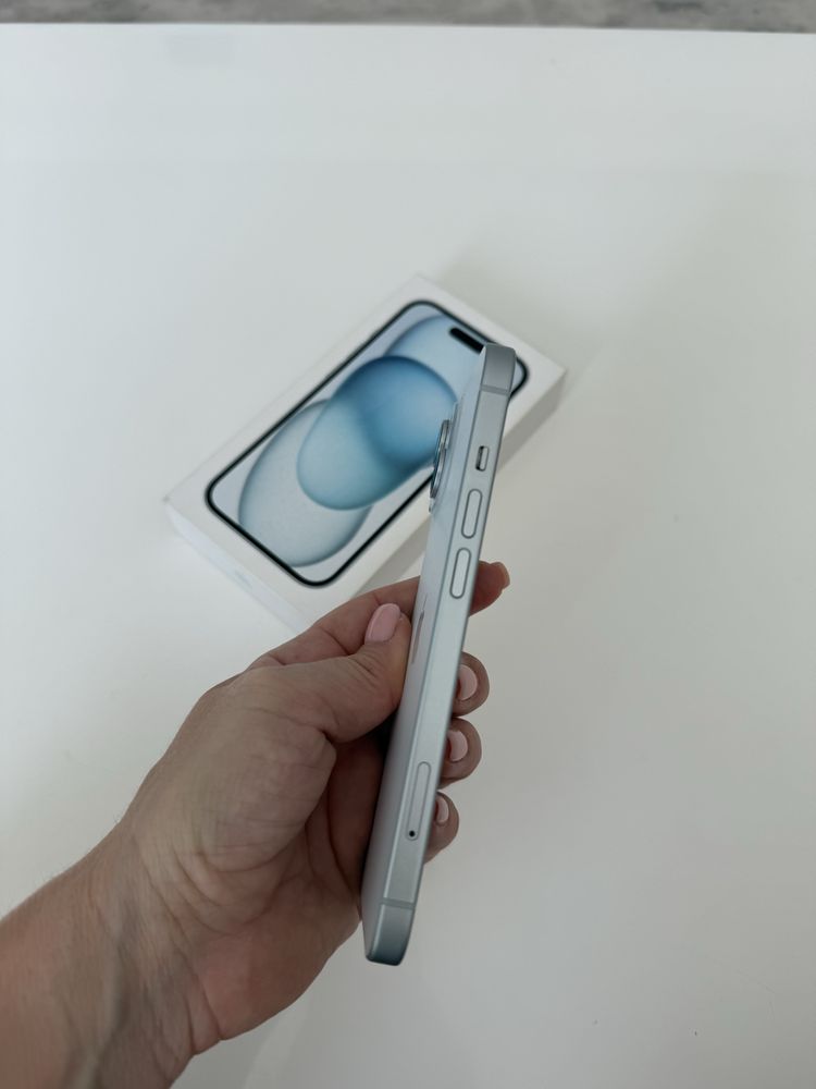 Iphone 15 син 128 GB