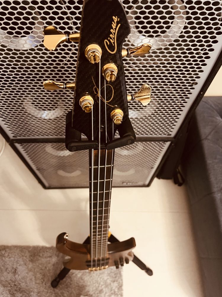 Chitara bass Peavey Cirrus