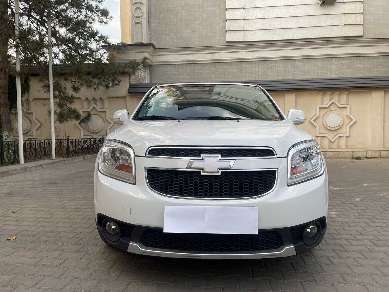 Продается белый Chevrolet Orlando 3-поз