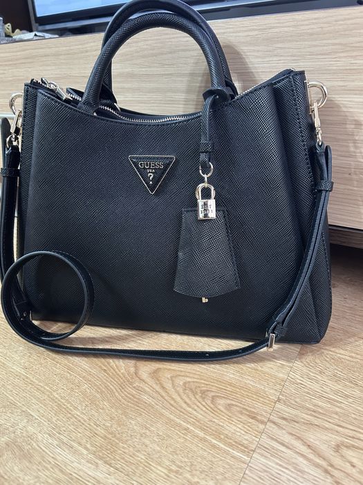 Дамска чанта Guess