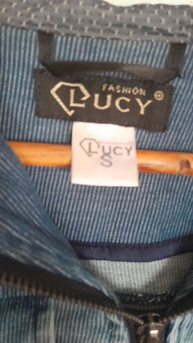 Продавам дамско дънково яке на марката LUCY