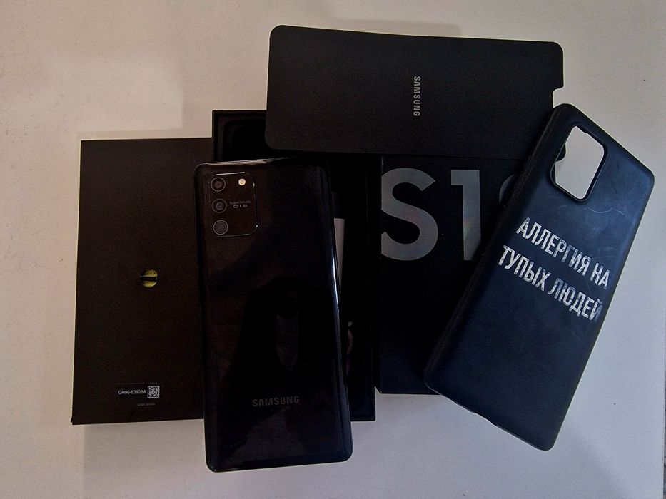 Samsung s10  флагман Самсунг телефон 10 из 10