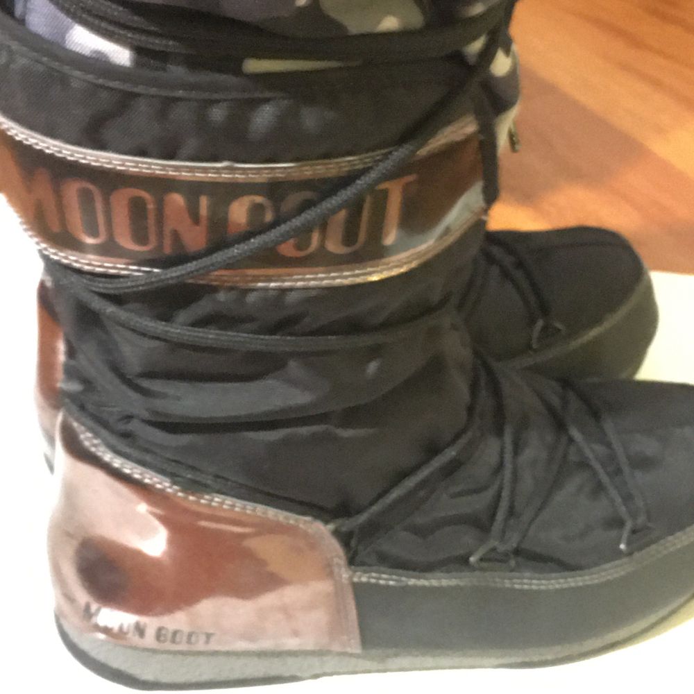 Moon Boot чисто нови