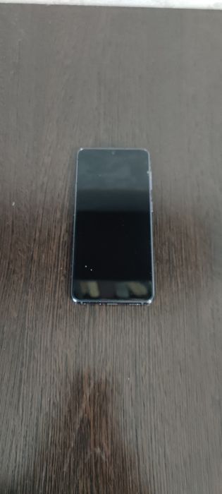 Продам смартфон Samsung s21