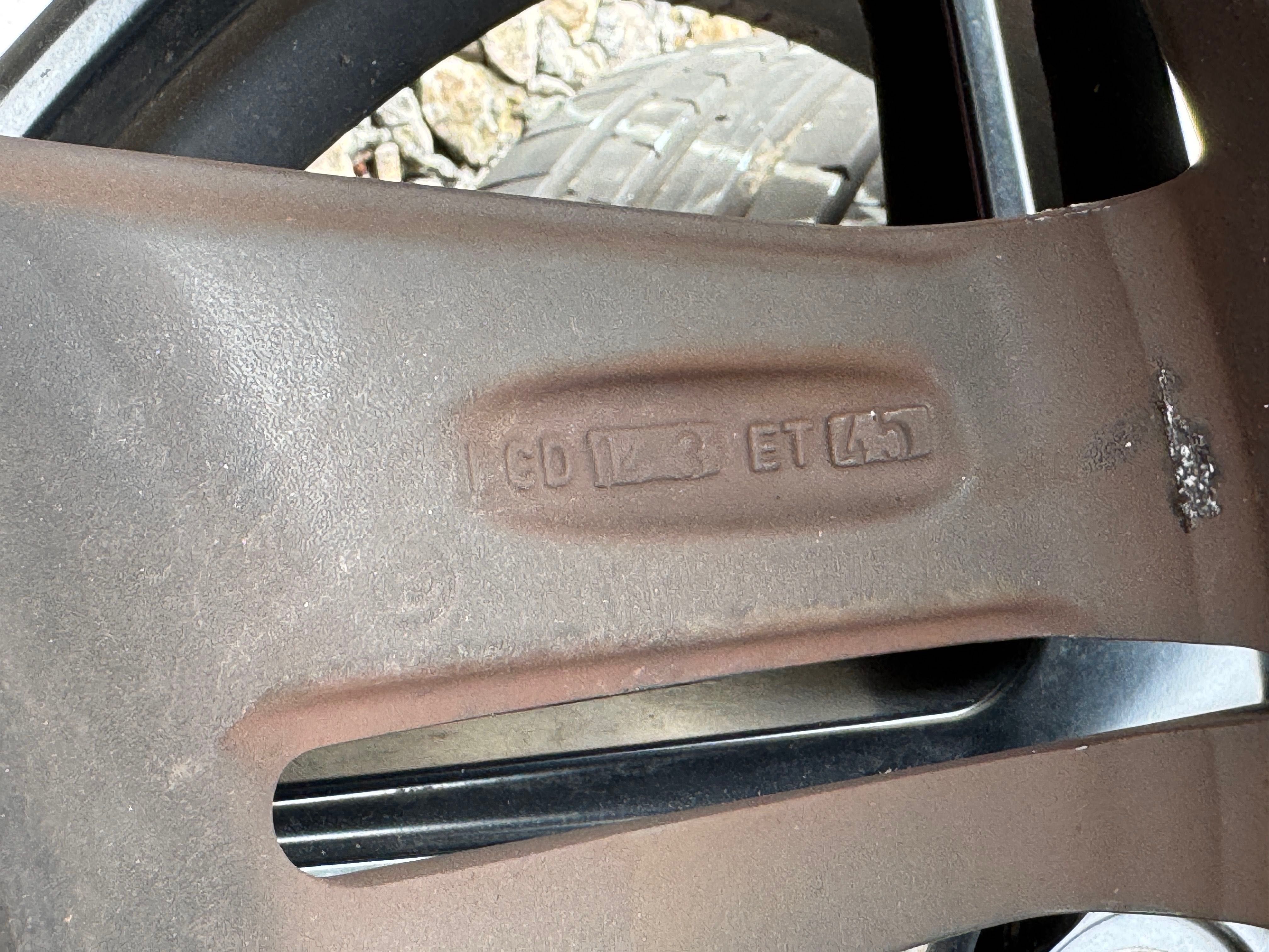 225 40 18 AEZ 5x114.3 Honda