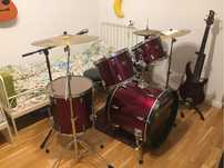 Tobe TAMA Imperialstar cu cinele Sabian incluse si pedala
