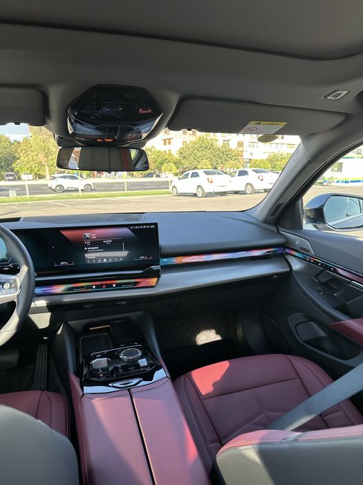 BMW I5 40L 2025 йил янги. Дор опциялари бор. нотариусга тайёр
