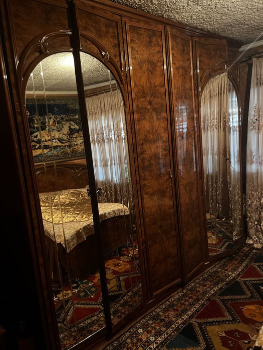 Большой шкаф для одежды , Италия