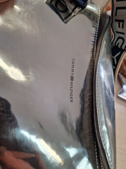 Tommi Hilfiger дамска паласка металик