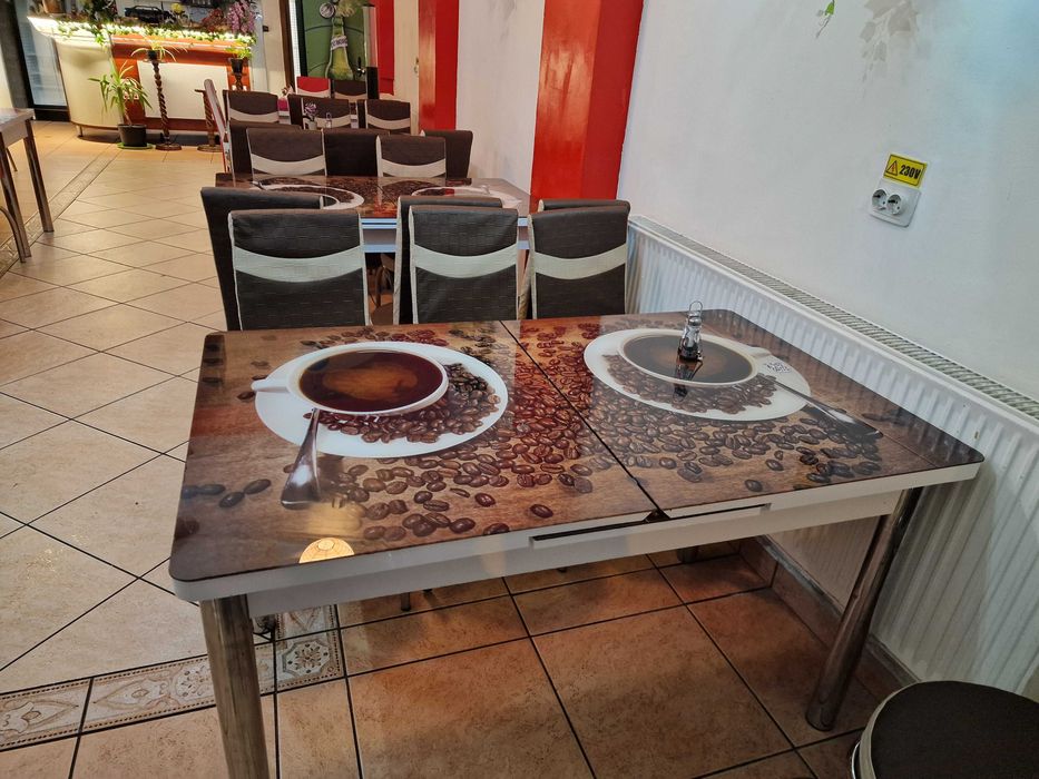 Mobilier restaurant scaune mese vitrine frigorifice frigidere dozator