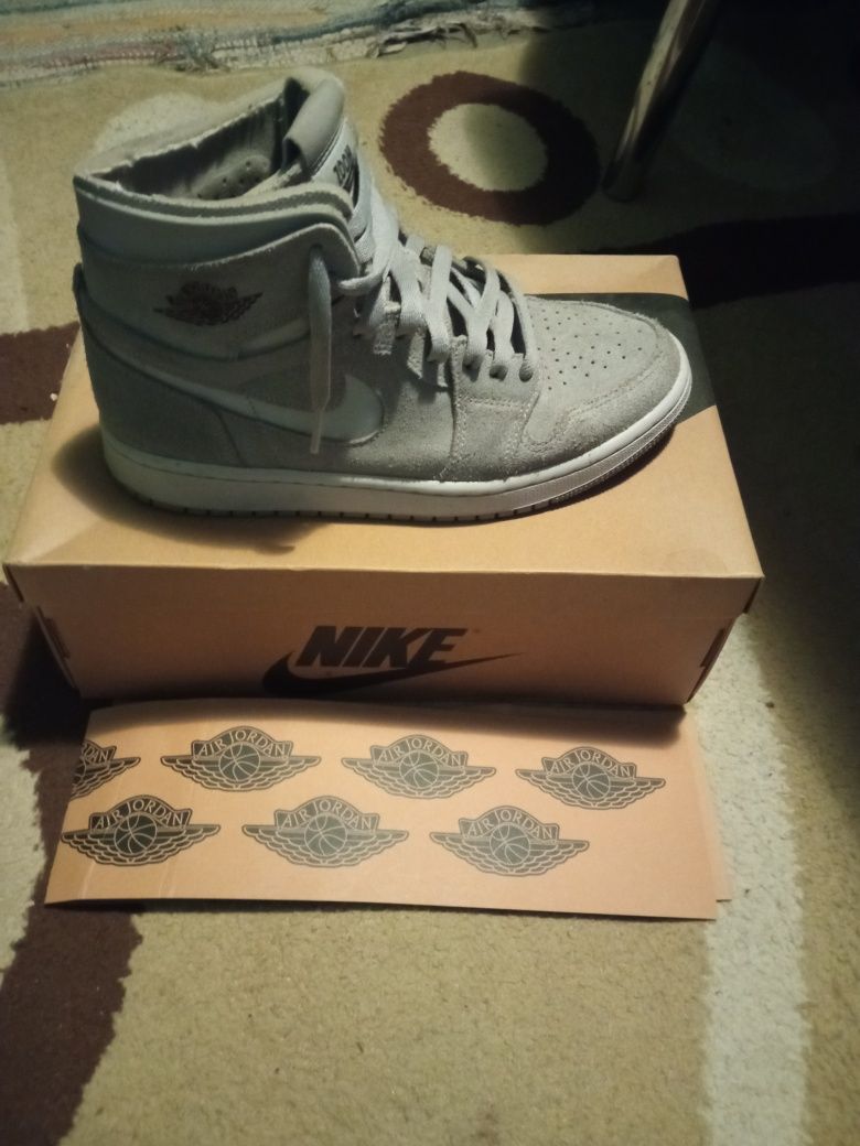 Air Jordan 1 zoom grey