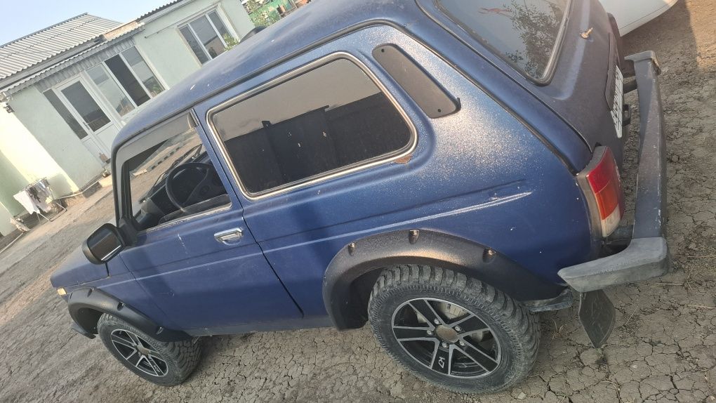 Нива 4×4 на полном ходу