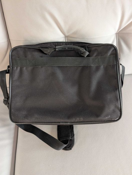 Подарявам чанта за лаптоп на HP