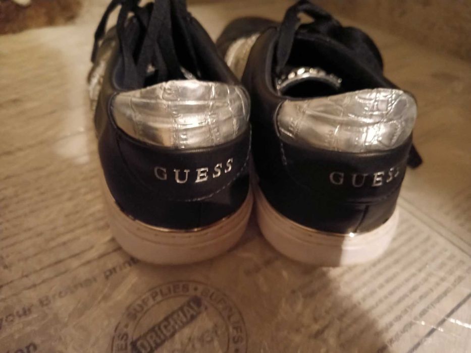 Дамски обувки Guess 40 черно със сребристо