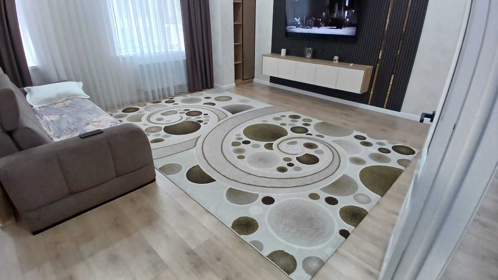 Продам Ковер в отличном состоянии
