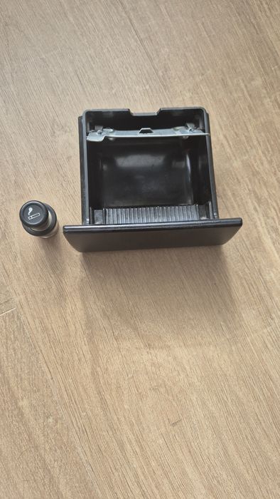 Пепелник със запалка за Хонда Сивик 6