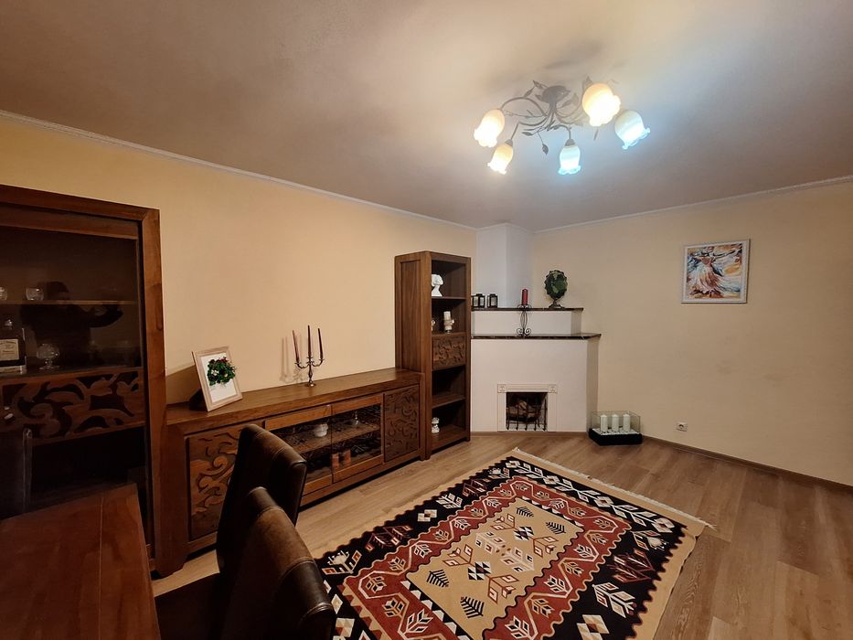Chirie apartament mobilat și utilat: 4 camere.
