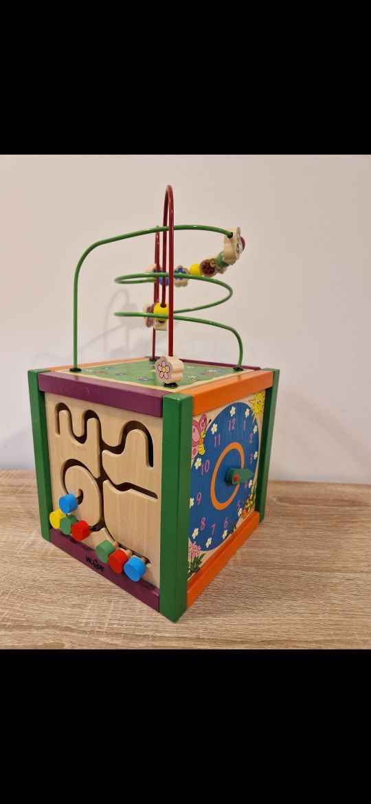 Дървени монтесори играчки