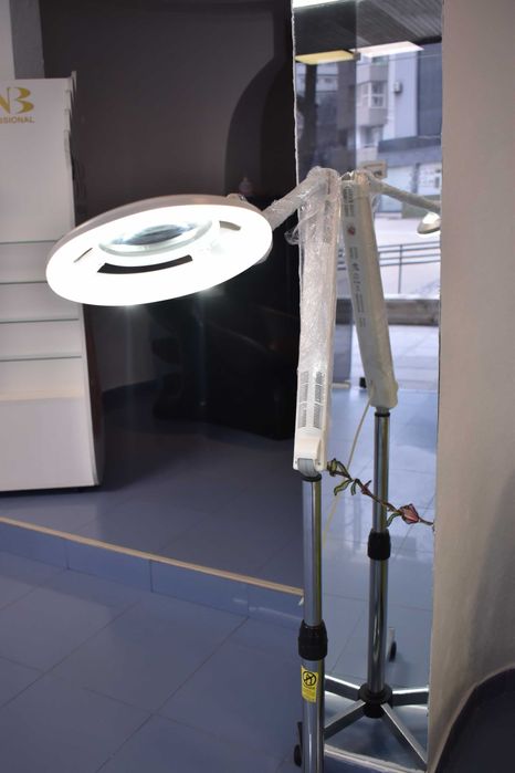 Продавам професионална козметична апаратура.
 X