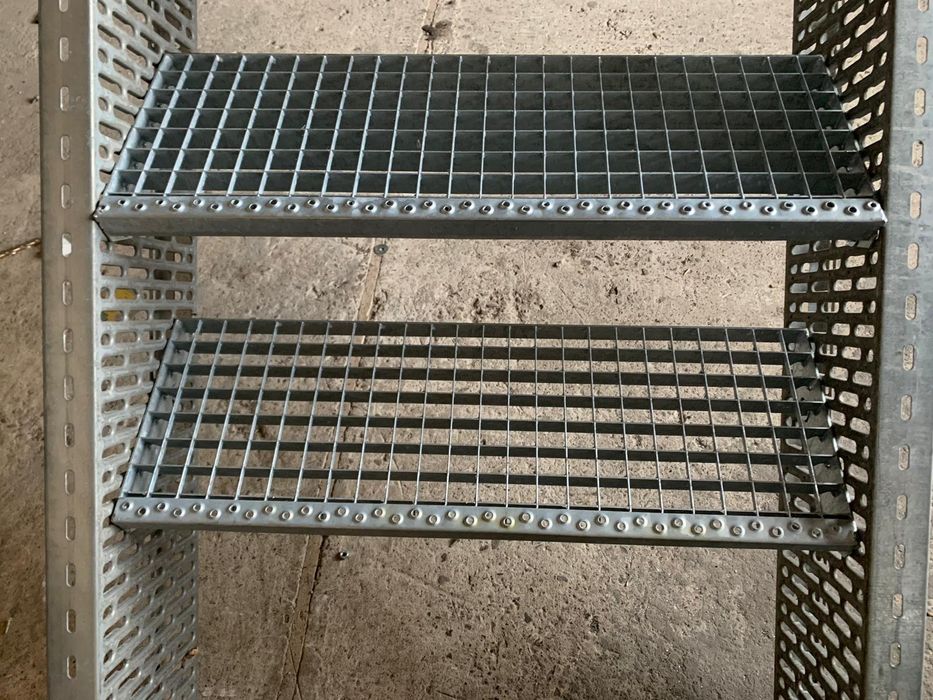 Scări metalice galvanizate la orice demisiune asiguram transport ori u