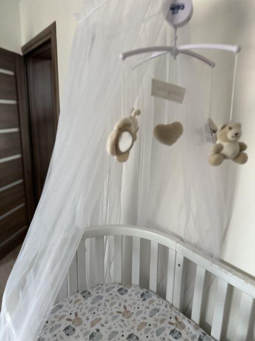 Vand baldachin cu suport si  jucarie muzicala