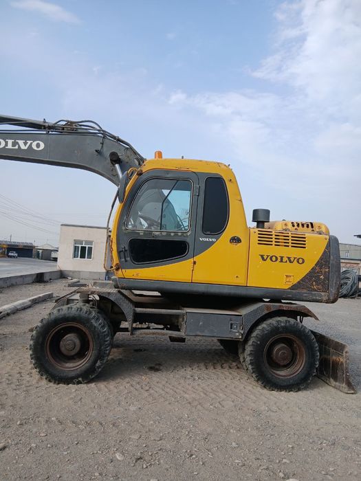Volvo 130 soati 33.000ming yili 2003