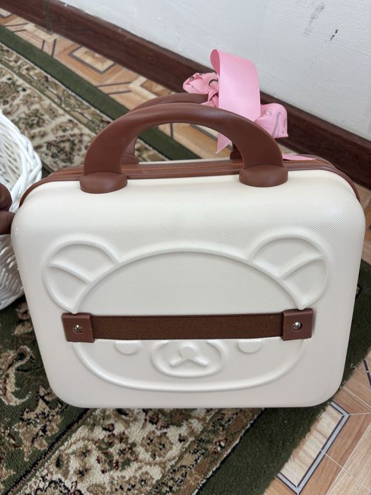 Набор одежда с чемоданом