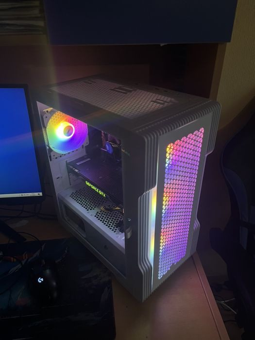 Продавам геймърски компютър