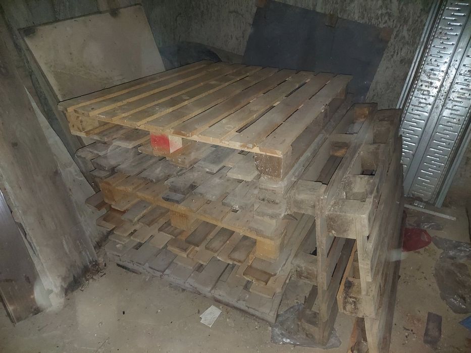 Vând paleti Euro și non Euro