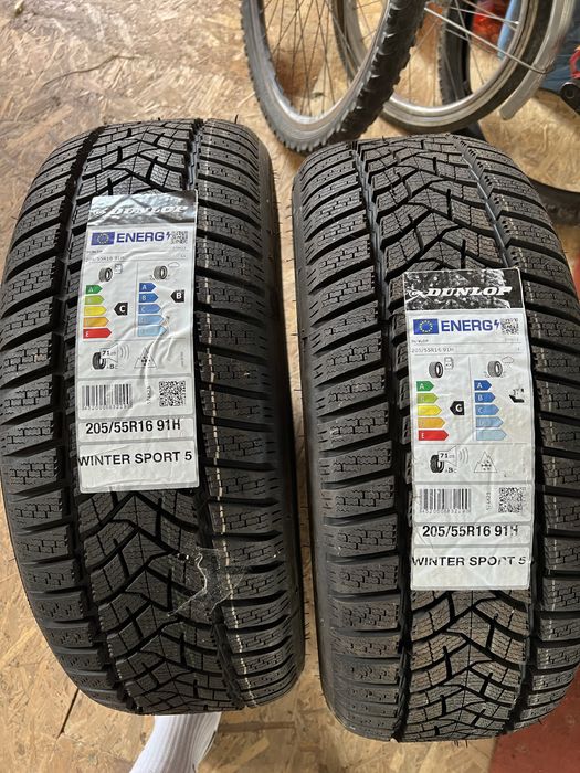 Vand 2 anvelope Dunlop winter sport