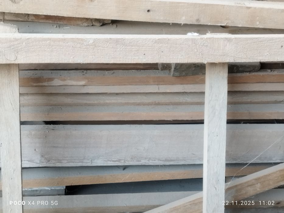 Taxta strapela bololik va boshqalar sotiladi,