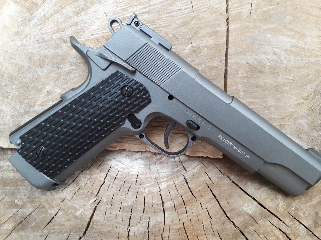 Colt 1911 FULL METAL 4.5j puternic upgradat pistol airsoft+ Cutie+ co2