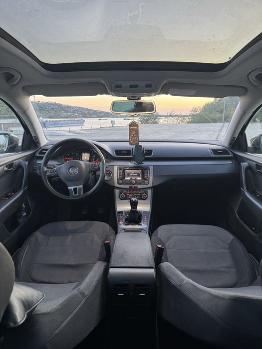 Vând Passat B7 Variant 2.0TDI