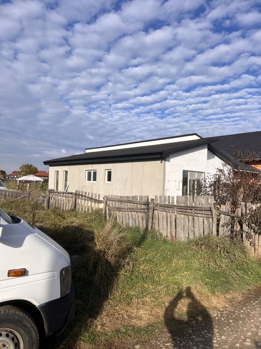 Casă modernă pe un teren generos de 800 m