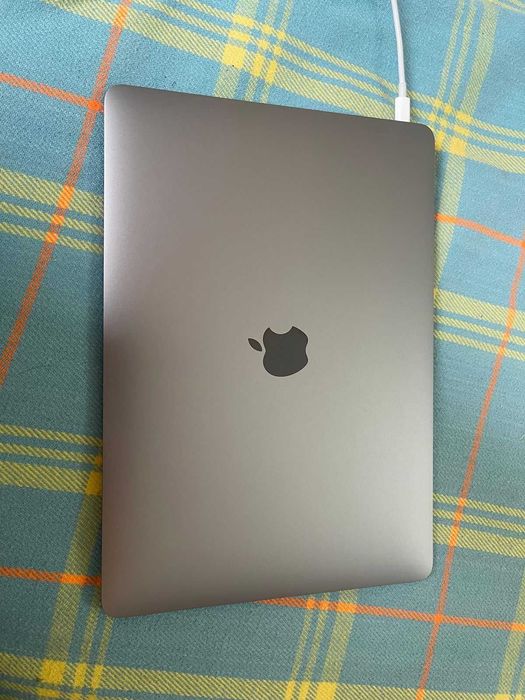 Макбук новый бәрі идеалный срочн сатам себебі м3 алдым